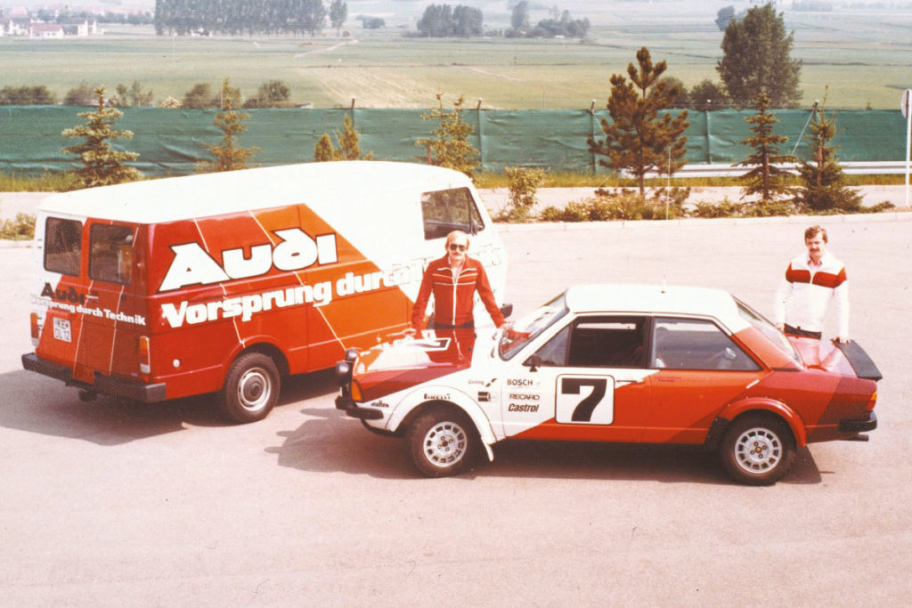 Audi 80 GT avec camion course