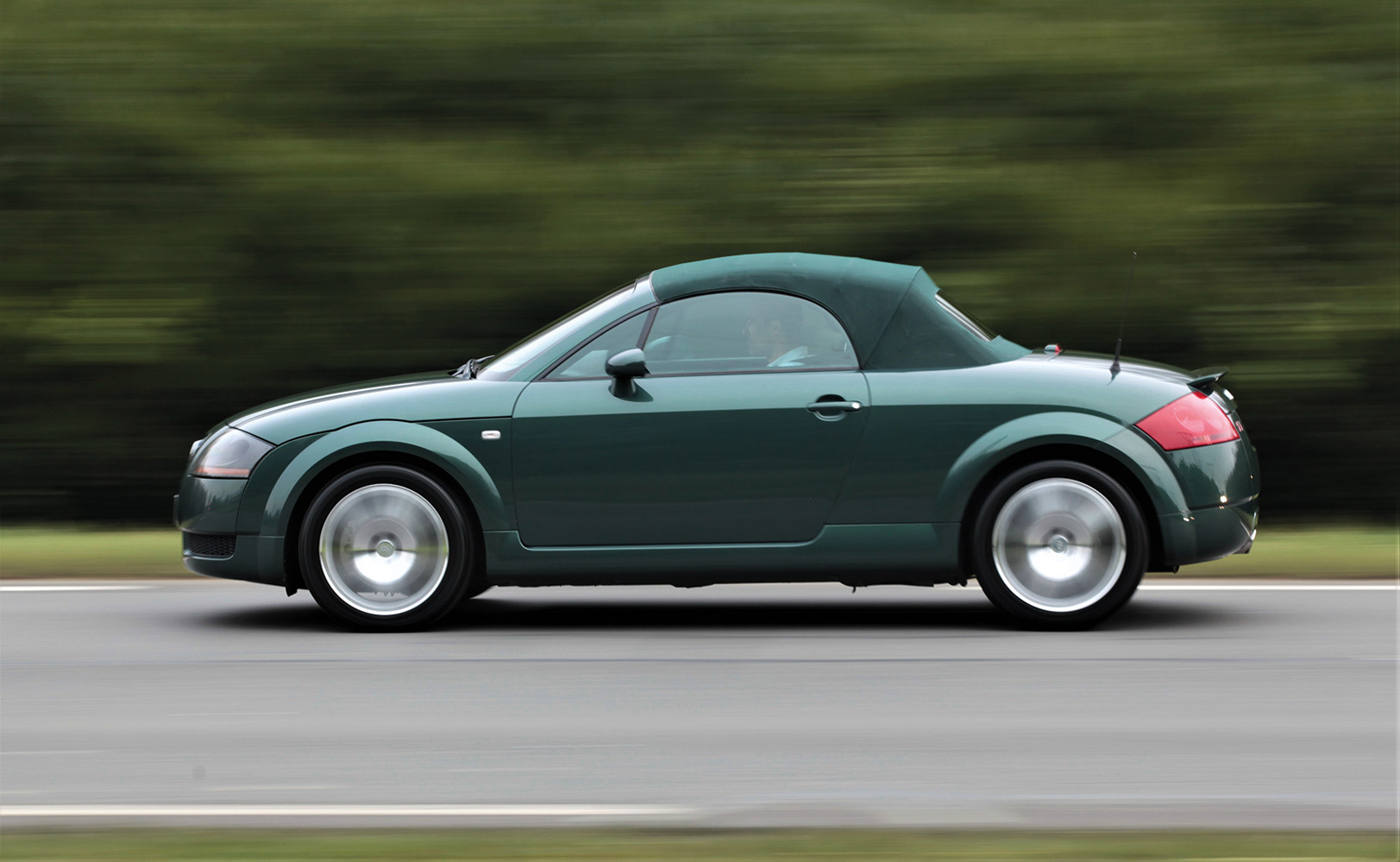 Audi TT 1.8 180 ch Roadster : Cours de design – Avus