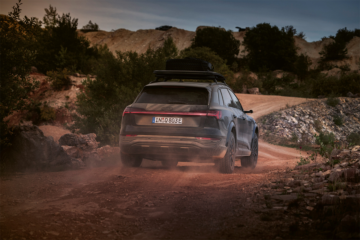 Audi Q8 e-Tron Dakar