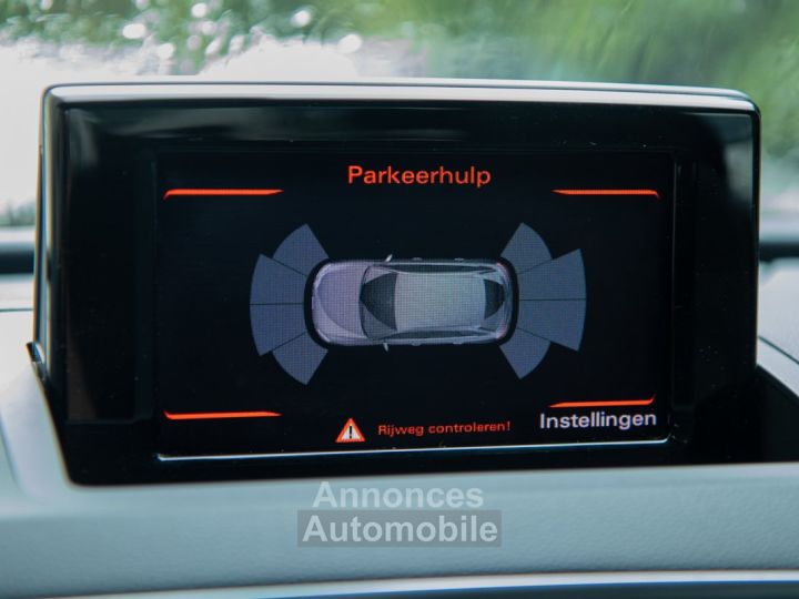 Audi Q3 20 TDI QUATTRO S-tronic - LEDER - XENON - PARKEERSENSOREN - EURO 6B - 18