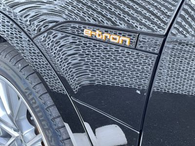 Audi e-tron SPORTBACK Sportback 55 quattro 408 ch S line   - 48