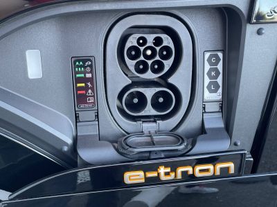 Audi e-tron SPORTBACK Sportback 55 quattro 408 ch S line   - 50