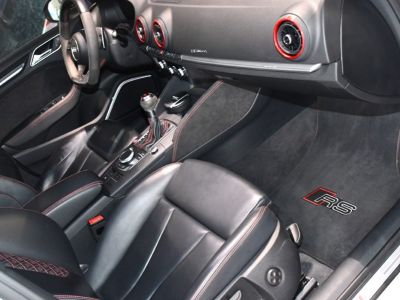 Audi RS3 Berline 25 TFSI 400 Quattro S-Tronic 7 GPS Virtual Keyless ACC Échappement RS Bang Olufsen JA 19   - 11