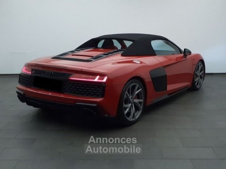Audi R8 Spyder 52 FSI V10 540 ch RWD - 2