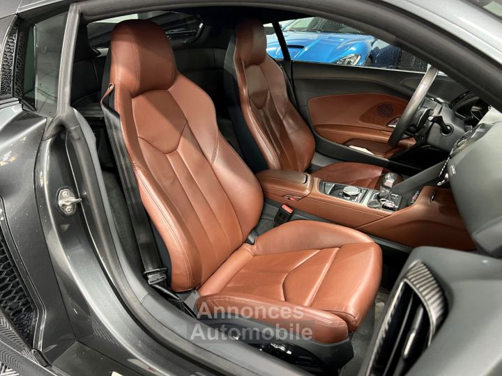 Audi R8 V10 PLUS 610 CV QUATTRO S-tronic - 24