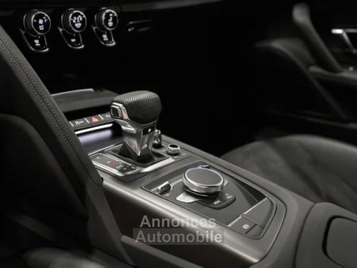 Audi R8 RWD 540cv - 11