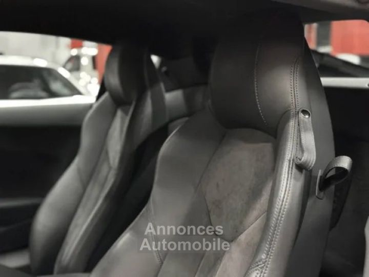 Audi R8 RWD 540cv - 12
