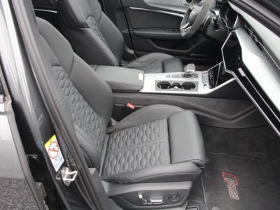 Audi RS6 Avant   - 8