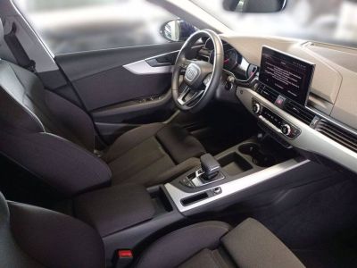 Audi A4 Avant 35 TDI   - 12