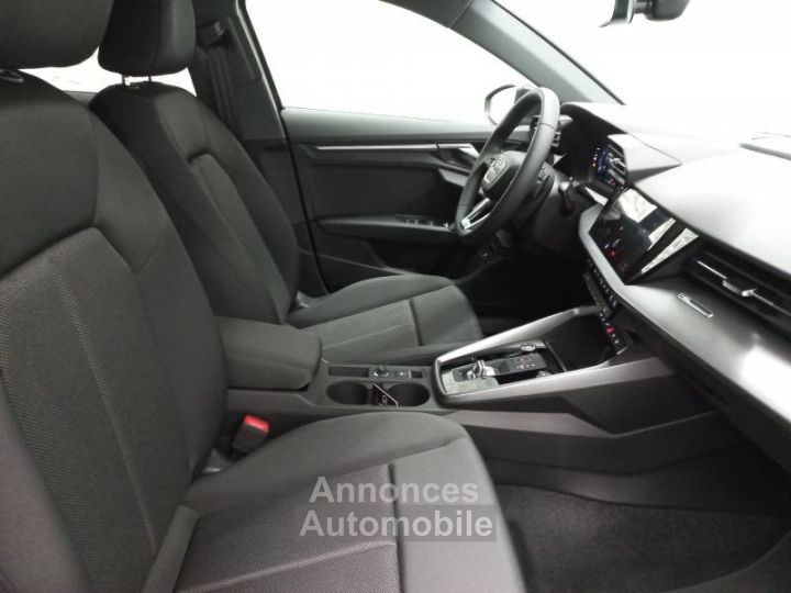 Audi A3 Sportback 40 TFSIe 204 S tronic 6 Business Executive - 8