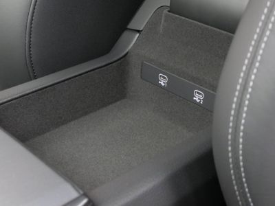 Audi A6 Avant 55 TFSIe 367 ch S tronic 7 Quattro Competition   - 12