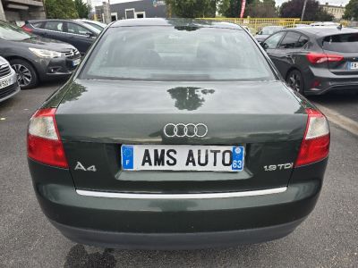 Audi A4 Serie 2 (8E2) 19 TDi 131cv   - 5