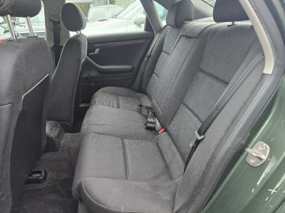 Audi A4 Serie 2 (8E2) 19 TDi 131cv   - 7
