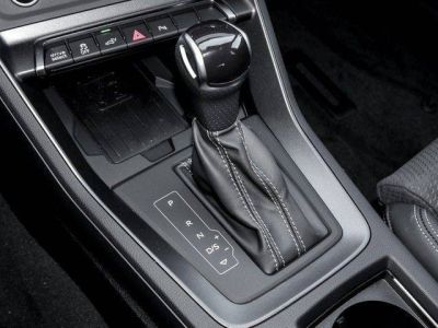 Audi Q3 45 TFSI e S tronic S Line S Line PANO/REMORQUE   - 9