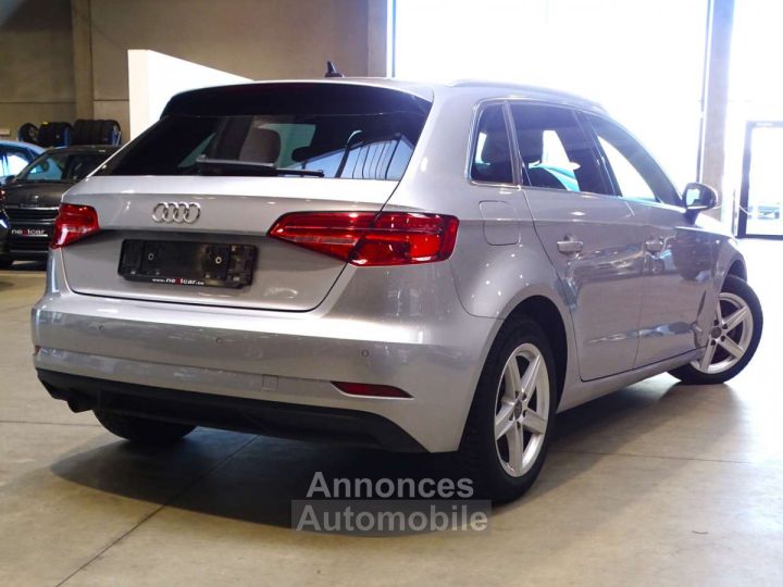 Audi A3 Sportback 30TDi STronic - 3