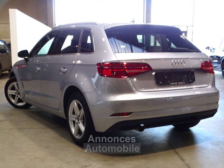 Audi A3 Sportback 30TDi STronic - 4