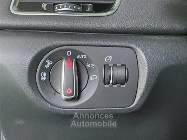 Audi Q3 20 TDI 150ch S tronic 7 S line - 11