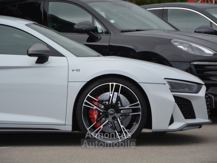 Audi R8 620 CV V10 Performance LOA 1 299 Euros Par mois Sièges Recaro Carbon Interieur et Moteur Gris Suzuka V 10 - 3