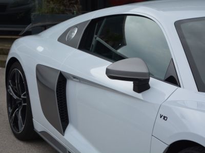 Audi R8 620 CV V10 Performance LOA 1 299 Euros Par mois Sièges Recaro Carbon Interieur et Moteur Gris Suzuka V 10   - 5