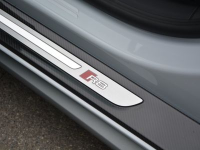 Audi R8 620 CV V10 Performance LOA 1 299 Euros Par mois Sièges Recaro Carbon Interieur et Moteur Gris Suzuka V 10   - 13