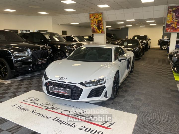 Audi R8 620 CV V10 Performance LOA 1 299 Euros Par mois Sièges Recaro Carbon Interieur et Moteur Gris Suzuka V 10 - 17