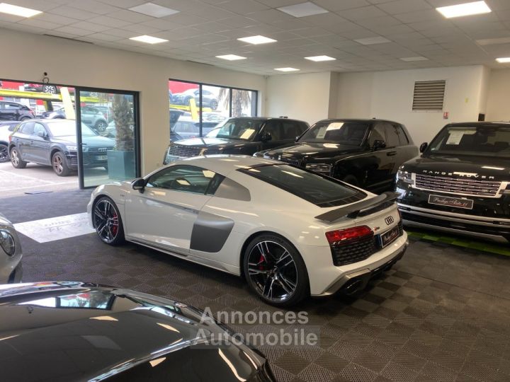 Audi R8 620 CV V10 Performance LOA 1 299 Euros Par mois Sièges Recaro Carbon Interieur et Moteur Gris Suzuka V 10 - 23