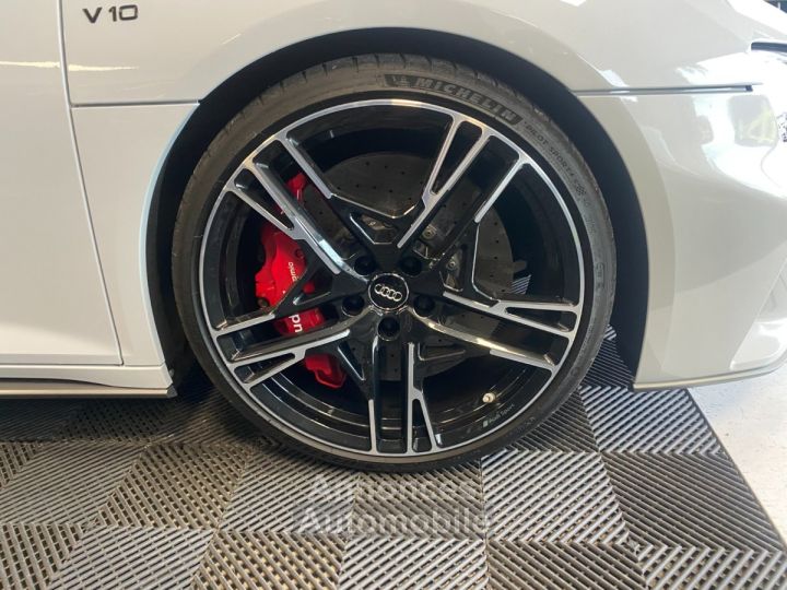 Audi R8 620 CV V10 Performance LOA 1 299 Euros Par mois Sièges Recaro Carbon Interieur et Moteur Gris Suzuka V 10 - 27