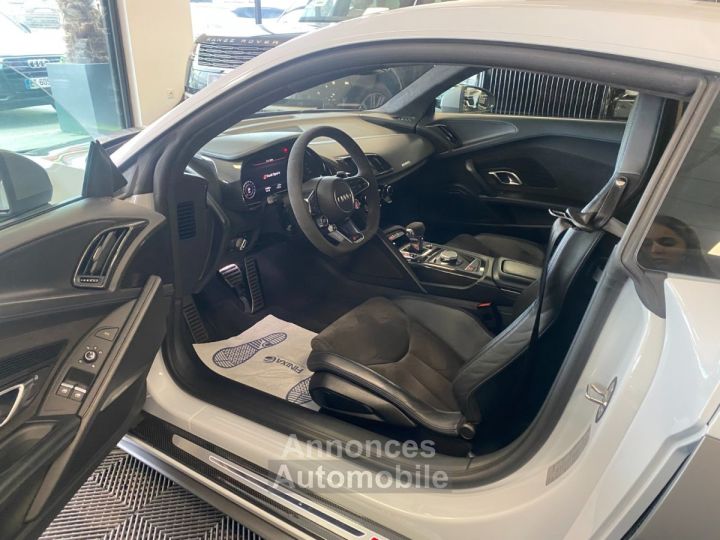 Audi R8 620 CV V10 Performance LOA 1 299 Euros Par mois Sièges Recaro Carbon Interieur et Moteur Gris Suzuka V 10 - 32