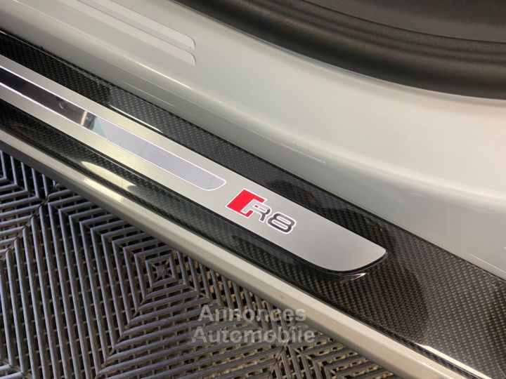 Audi R8 620 CV V10 Performance LOA 1 299 Euros Par mois Sièges Recaro Carbon Interieur et Moteur Gris Suzuka V 10 - 33
