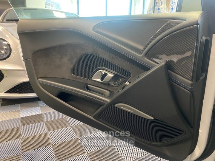 Audi R8 620 CV V10 Performance LOA 1 299 Euros Par mois Sièges Recaro Carbon Interieur et Moteur Gris Suzuka V 10 - 36