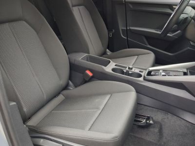 Audi A3 Sportback 35 TDI 150Ch S-tronic LED / 58   - 10