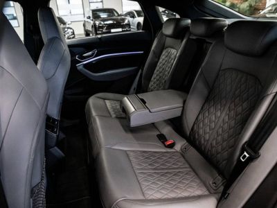 Audi e-tron S SPORTBACK BLACK/Adapt/TETEHAUTE/S-SEAT   - 12