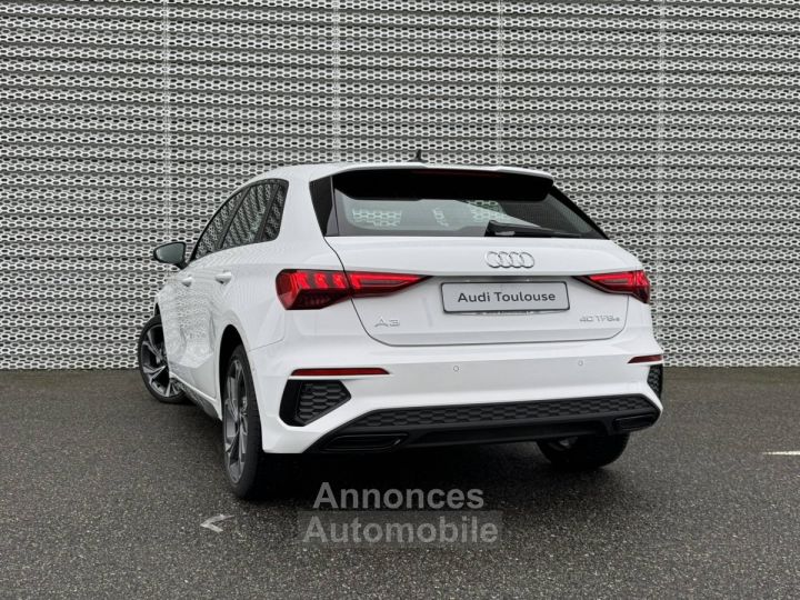 Audi A3 Sportback 40 TFSIe 204 S tronic 6 S Line - 4