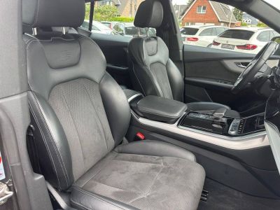 Audi Q8 50TDI/QUATTRO/S-LINE/AHKPANO/21"   - 14