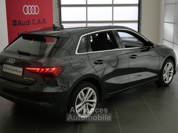 Audi A3 Sportback 40 TFSIe 204 S tronic 6 Business Executive - 4