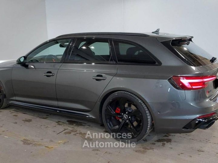 Audi RS4 AVANT Quattro J20 / PANO / B&O / ACC - 7