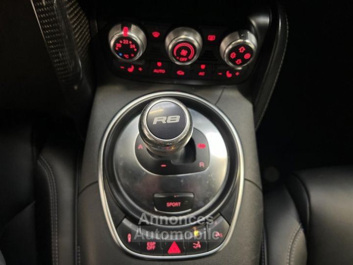 Audi R8 V8 42 FSI 420 CH Quattro R-Tronic - 15