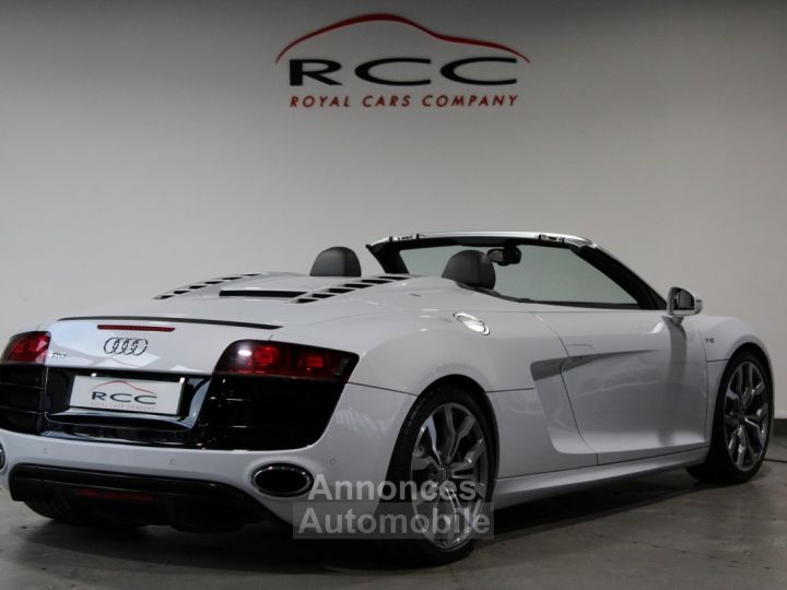 Audi R8 Spyder 52 V10 FSI 525 S - 6