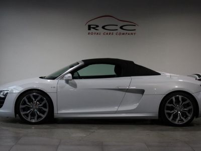 Audi R8 Spyder 52 V10 FSI 525 S   - 12