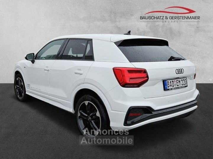 Audi Q2 35 TDI S line Matrix Fahren Parken - 4