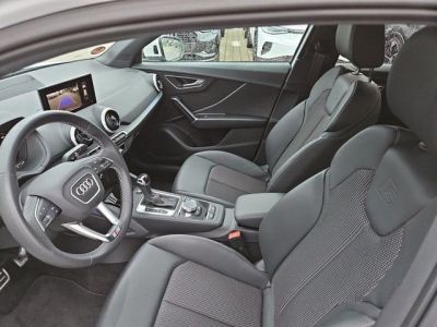 Audi Q2 35 TDI S line Matrix Fahren Parken   - 7