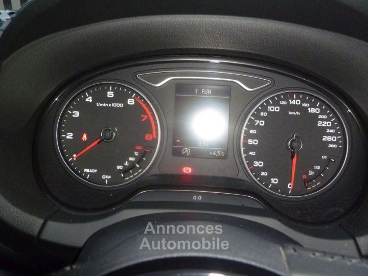 Audi A3 Sportback 30 TFSI 10 115CH BUSINESS LINE BV6 5 PORTES - 11