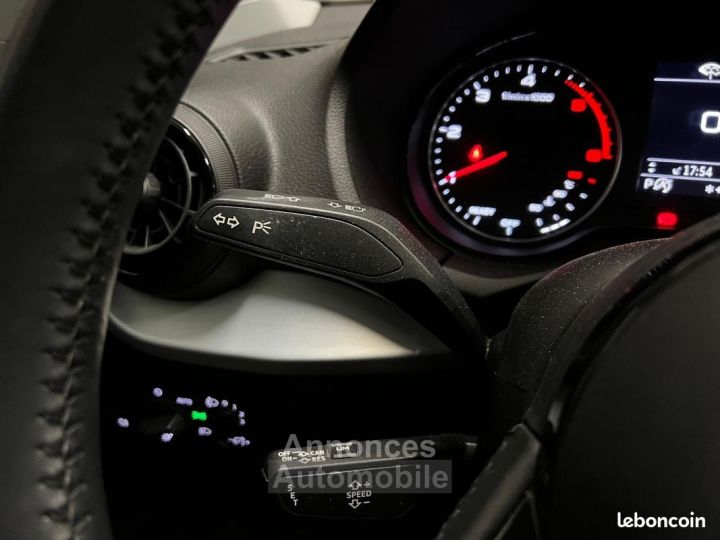 Audi Q2 35 TDI 150 S tronic 7 Design Luxe - 14