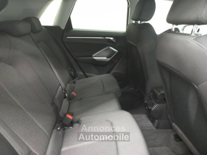Audi Q3 35 TDI 150 ch S tronic 7 Design - 9