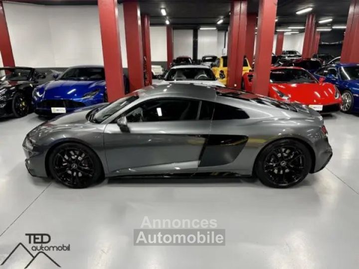 Audi R8 V10 52 FSI RWD 540cv - 12