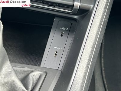 Audi Q3 35 TFSI 150 ch S tronic 7 S line   - 19