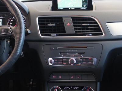 Audi Q3 20 TDI - 120 S-Line   - 6