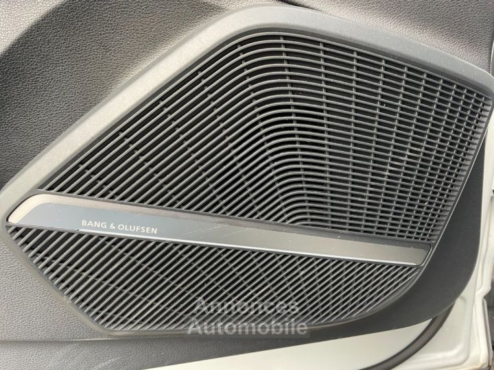 Audi Q5 55 tfsi e 367 s tronic 7 quattro line hybride rechargeable avec toit ouvrant audio bang and olufsen - 33