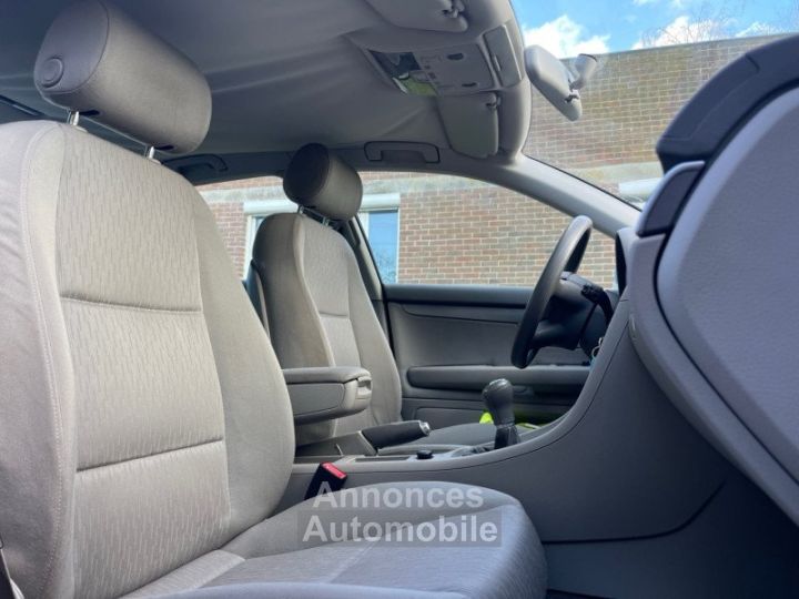 Audi A4 20 TDI 136CH DPF AMBIENTE / BOITE AUTO / - 13