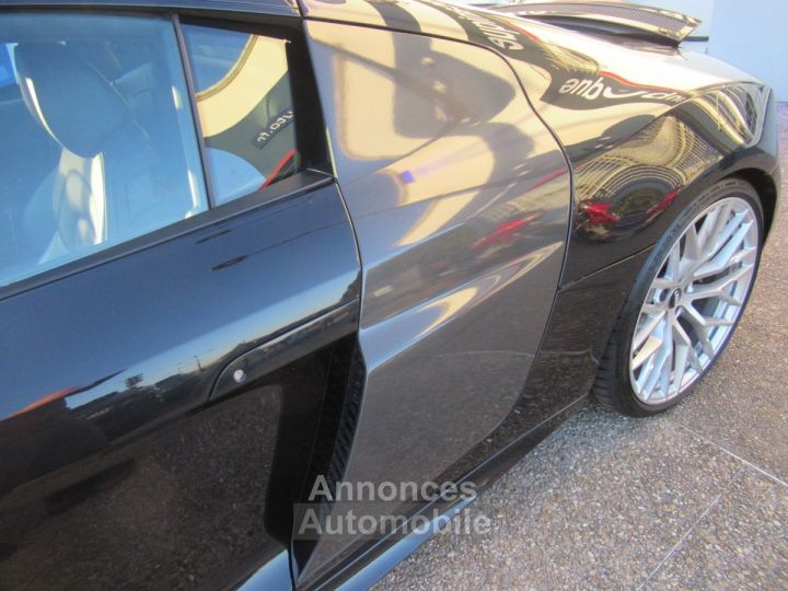 Audi R8 52 V10 FSI 525CH R TRONIC 6 - 9